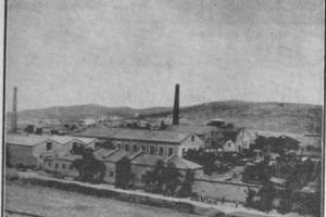 Το μηχανουργείο Βασιλειάδη στη θέση Καραβας του Πειραιά  Από τον Φάρο της Ανατολής, 1901