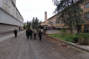 Δεξιά το οβιδουργείο, αριστερά το Καλυκοποιείο, Αρχείο κου Donald Mcphail, 2017