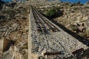 Σταθμός Ασπαλαθρωπού & κεκλιμένη γραμμη ντεκωβίλ, φωτογραφικό αρχείο κου Κ.Ιατρού, 16-02-2017, https://www.facebook.com/iatrouko/media_set?set=a.1592097437472611&type=3