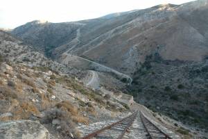 Σταθμός Ασπαλαθρωπού & κεκλιμένη γραμμη ντεκωβίλ, φωτογραφικό αρχείο κου Κ.Ιατρού, 16-02-2017, https://www.facebook.com/iatrouko/media_set?set=a.1592097437472611&type=3