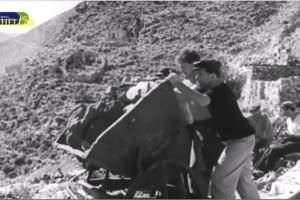 ΜΑΥΡΗ ΓΗ 1952-Σκηνοθεσία: Στέλιος Τατασόπουλος Σενάριο: Νίκος Σφυροέρας Φωτογραφία: Τζανής Αλιφέρης Μουσική σύνθεση: Γιώργος Καζάσογλου Εταιρία παραγωγής: Σπεκτ Φιλμ