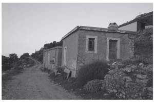 Πηγή : ΛΑΓΟΠΟΥΛΟΣ Α., ΜΑΝΩΛΑ Δ., ΥΔΡΑΙΟΥ Μ., "Διαδρομές στα μονοπάτια της σμύριδας", Τμήμα Αρχιτεκτονικής σχολής, Ε.Μ.Π., ΑΘΗΝΑ 2010