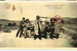 1936, στο κόκκινο ο κος Θ.Παπαδόπουλος δ/ντης της ηλεκτρικής,Πηγή : ομάδα στο facebook Αίγινα-παλιές φωτο Aegina-group,απο το αρχείο τηε κας Αννας Χάνου