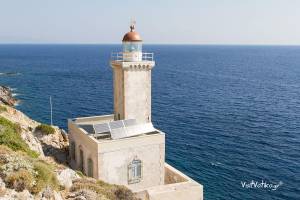 Ο φάρος του Κάβο-Μαλιά από τα νότια (πηγή visitvatika.gr)