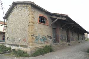 Πηγή : Απόλλων Κύρκος, "ΣΙΔΗΡΟΔΡΟΜΙΚΗ ΓΡΑΜΜΗ ΜΥΛΩΝ-ΚΑΛΑΜΩΝ ΤΟΥ ΜΕΤΡΙΚΟΥ ΣΙΔ/ΚΟΥ ΔΙΚΤΥΟΥ ΠΕΛΟΠΟΝΝΗΣΟΥ ΤΕΚΜΗΡΙΩΣΗ ΥΦΙΣΤΑΜΕΝΗΣ ΚΑΤΑΣΤΑΣΗΣ ΚΑΙ ΠΡΟΤΑΣΗ ΓΙΑ ΥΠΑΓΩΓΗ ΤΗΣ ΣΕ ΚΑΘΕΣΤΩΣ ΠΡΟΣΤΑΣΙΑΣ ΥΠ.ΠΟ.Τ.", Μεταπτυχιακή εργασία ΔΠΜΣ Προστασία Μνημείων ΕΜΠ, Αθήνα 2011