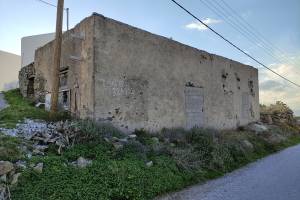 Το εγκαταλελειμμένο κτίριο (Αρχείο Π. Αναματερού 22/12/2021)