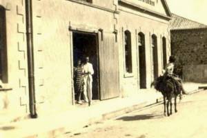 Πηγή : https://christosenikolaou.blogspot.com/2014/08/fotos-10-2003.html?m=1