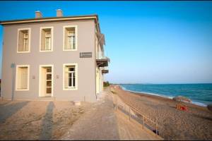 Πηγή : https://www.booking.com/hotel/gr/dexamenes.el.html