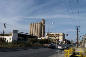 σιταποθήκες και κτήριο μύλων Μύλου Μελισσάρη,
πλάγια όψη απο οδό Μοναστηρίου
φωτο Ηρ-Φασουράκης_16-12-2017