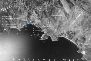 αεροφωτογραφία των κατοχικών δυνάμεων (μάλλον) οπου στον μπλε κύκλο σημειώνεται η ακριβής θέση των μύλων. Πηγή: Παλιές Φωτογραφίες της Καβάλας-Kavala's Old Photos