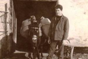 Αρχείο κου Γρηγόρη Παπαδημητρίου. Πηγή : https://oladeka.com/2016/05/%CE%BF-%CE%BC%CF%85%CE%BB%CE%BF%CF%83-%CF%84%CE%BF%CF%85-%CF%83%CF%80%CE%B1%CF%83%CE%B7-%CF%83%CF%84%CE%B7-%CE%B2%CF%85%CF%83%CF%83%CE%B9%CE%BD%CE%B9%CE%AC-%CE%BA%CE%B1%CF%83%CF%84%CE%BF%CF%81%CE%B9/