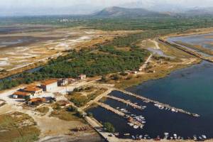 Πηγή: https://nskoufas.gr/dimotes/istoria/to-istoriko-limani-tis-koprainas/