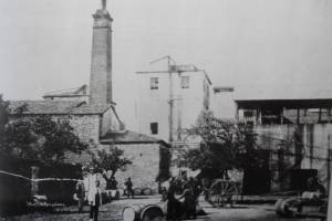 Εικ.6, Το συγκρότημα Λιναρδάκη- Στρούμπου. Πηγή: http://www.glinardakis.gr/index.php?option=com_k2&amp;view=item&amp;layout=item&amp;id=15&amp;Itemid=335&amp;lang=el 