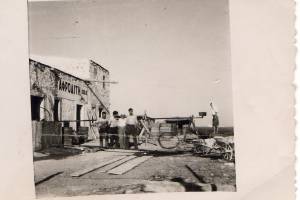 ΑΦΡΟΔΙΤΗ Ο.Ε.Β.Ε. Το πρώτο κτίριο στο Τιγκάκι, Κως. Αρχές του 1950 Αρχείο Δία Χαραλαμπόπουλου