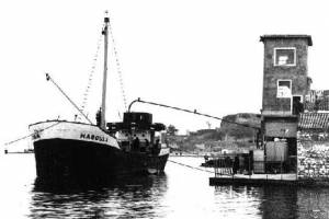 Φόρτωμα στο σιλό
Πήγη: http://4lyk-kerkyr.ker.sch.gr/oldfactories/zaf1.htm