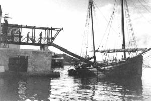 Εφοδιασμός με σιτάρι Πήγη: http://4lyk-kerkyr.ker.sch.gr/oldfactories/zaf1.htm