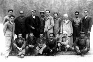 Εργάτες, Πηγή: http://4lyk-kerkyr.ker.sch.gr/oldfactories/zaf1.htm