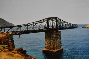 σκάλα φόρτωσης στο Μέγα Λιβάδι, φωτογραφικό αρχείο Στέλιου Παντελή, 21-06-2005