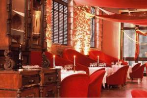 Εσωτερική άποψη  εργοστασίου Αθηναΐς, μετά την επανάχρηση του. Πηγή:Αθηναΐς Συνεδριακό Κέντρο