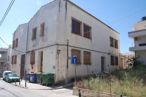 Κτίριο της Ένωσης Μαστιχοπαραγωγών στο χώρο του πρώην Πλεκτηρίου Τσιροζίδη.